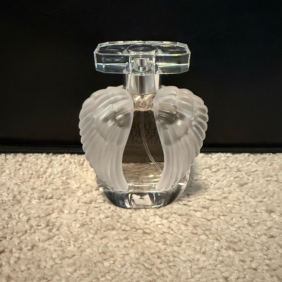 Victoria's Secret Angel Eau de Parfum - Picture 2 of 6